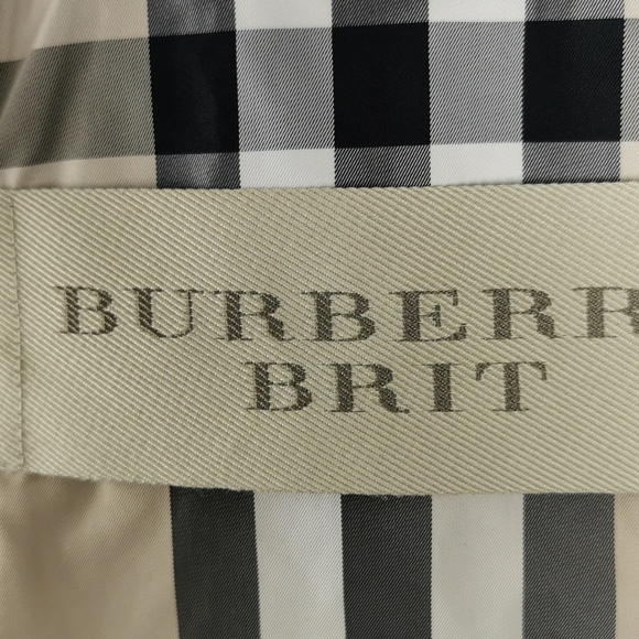 Lavender Burberry Jacket - Picture 9 of 13